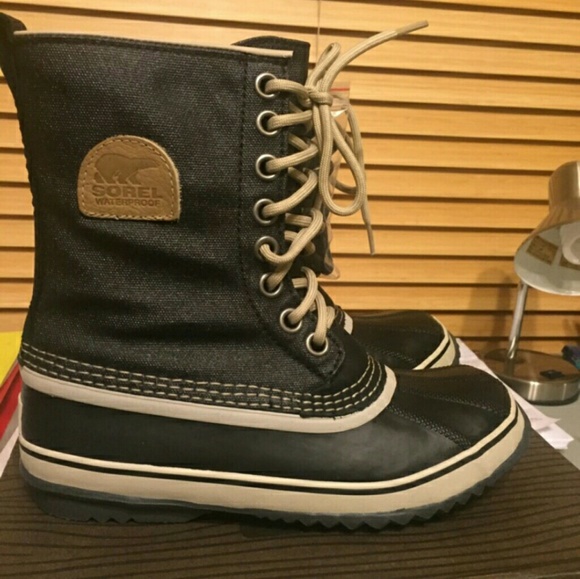 Sorel Winter Boots - Picture 2 of 5